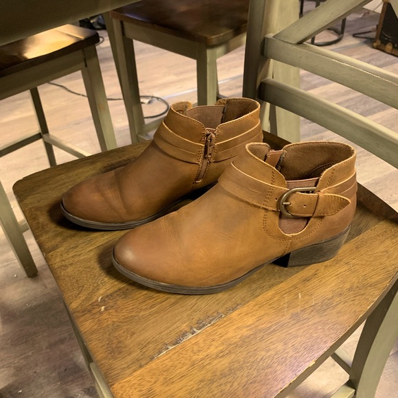 Clarks Shoes - Clarks Charlten Rae Oily Leather Brown Ankle Boots - Like New Sz 8